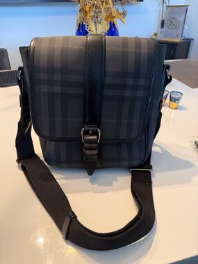 Burberry Black Plaid Messenger Crossbody Bag